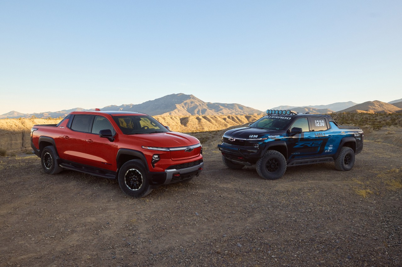 Vue avant 3/4 du prototype Chevrolet Blazer EV.R NASCAR avec livrée.