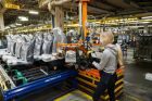 L'usine d’assemblage d’Oshawa a été rééquipé en un temps record pour préparer la production du Chevrolet Silverado. 