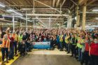 L'équipe de l’Usine d’assemblage d’Oshawa célèbre le début de la production du Chevrolet Silverado.